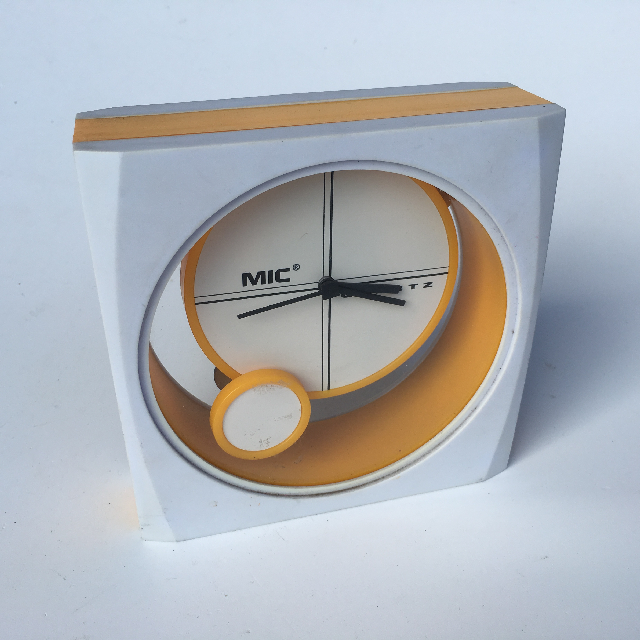 CLOCK, Alarm - Novelty White Yellow MIC